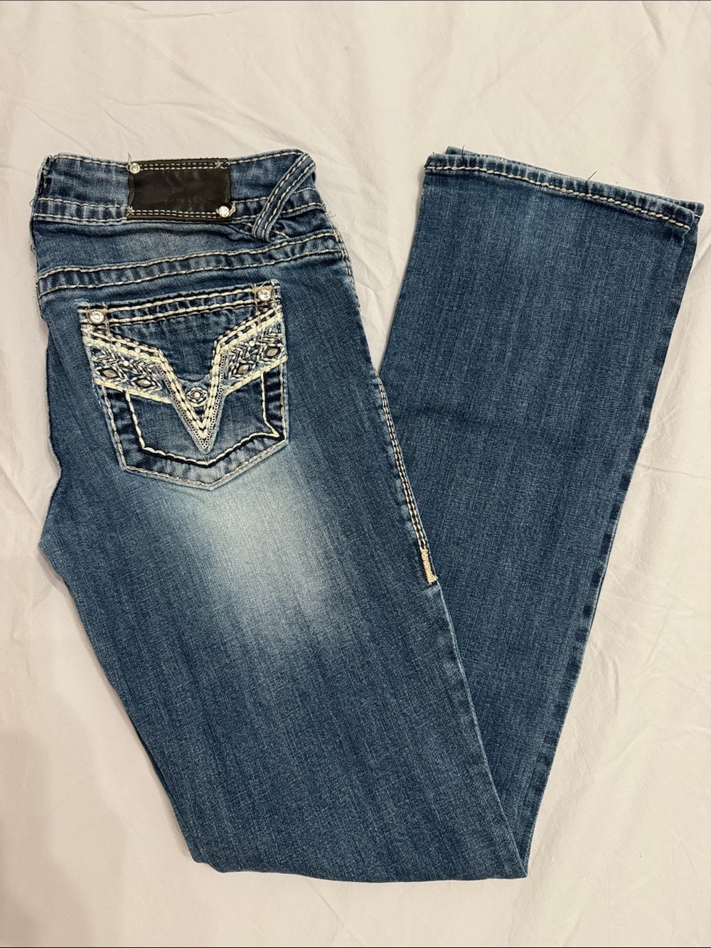Vigoss “The Chelsea” Slim Boot Cut Jeans with Embellished Pockets | Sz 3/4 x 33